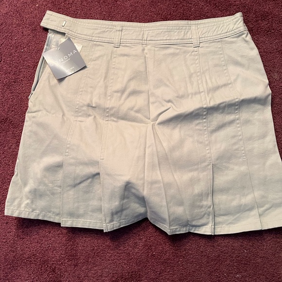 Skorts - Picture 2 of 7